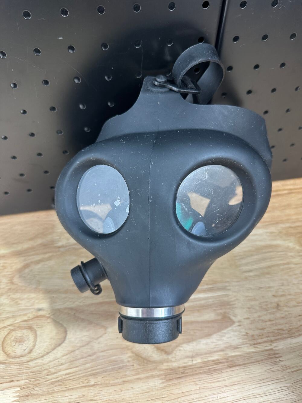 Israeli GAS MASK Respirator Mask, Paintball Mask, Halloween Mask READ